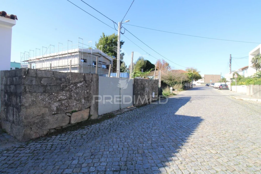 Terreno para Venda em Moreira Foto 3