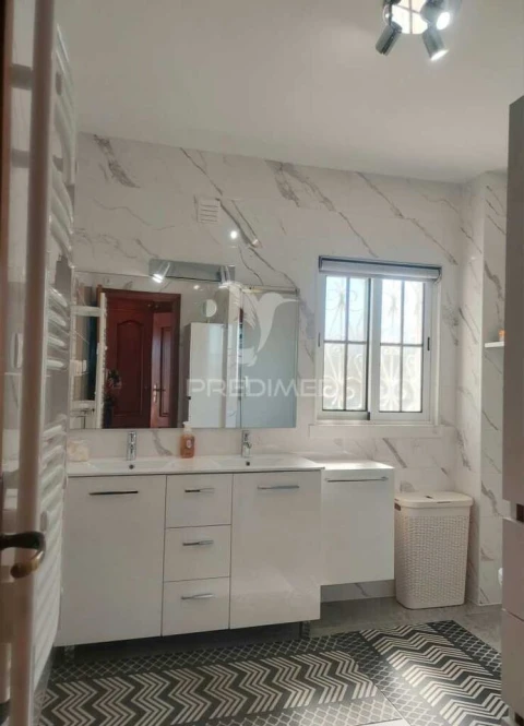 Moradia T3 para Venda em Quarteira