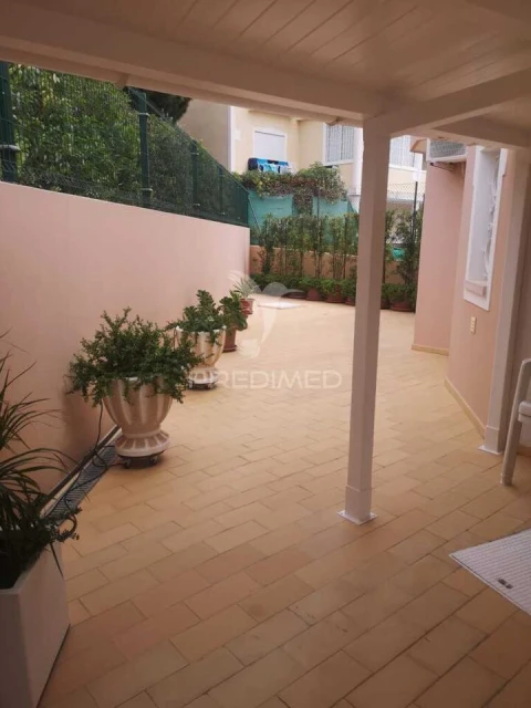 Moradia T3 para Venda em Quarteira