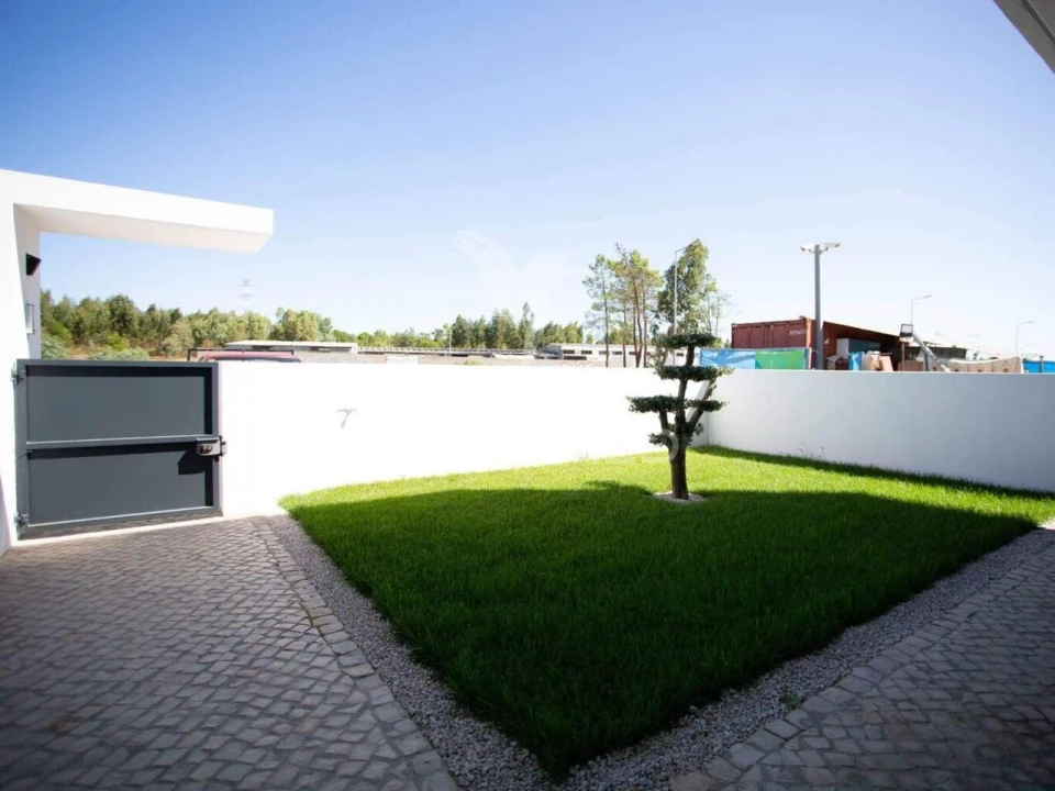 Moradia T4 para Venda em Nossa Sra de Fatima Foto 10