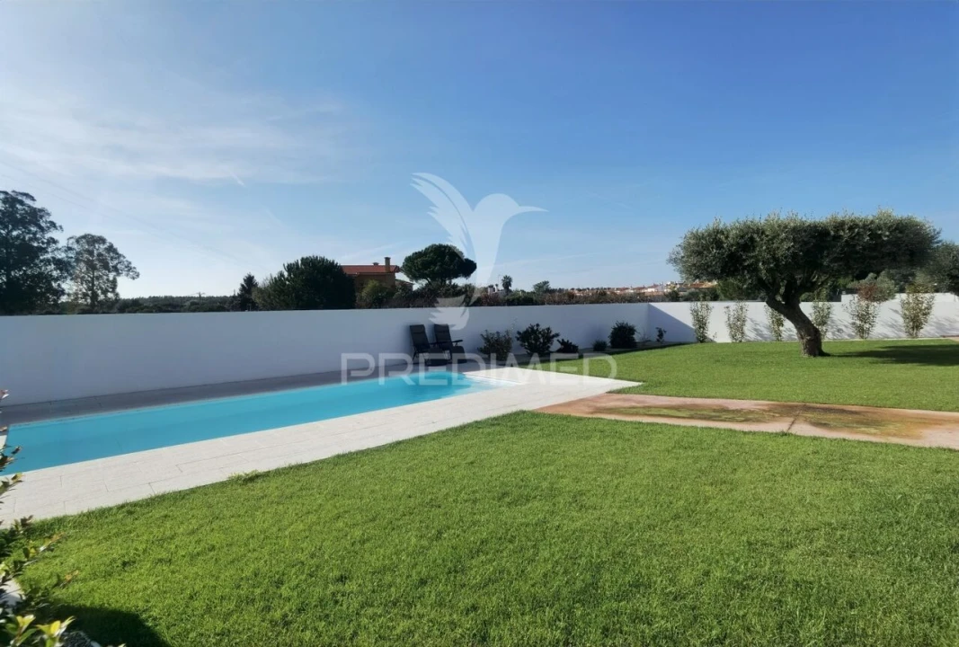 Moradia T4 para Venda em Nossa Sra de Fatima Foto 12