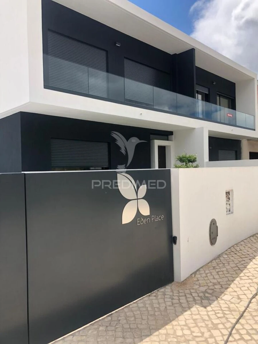 Moradia T4 para Venda em Nossa Sra de Fatima Foto 3