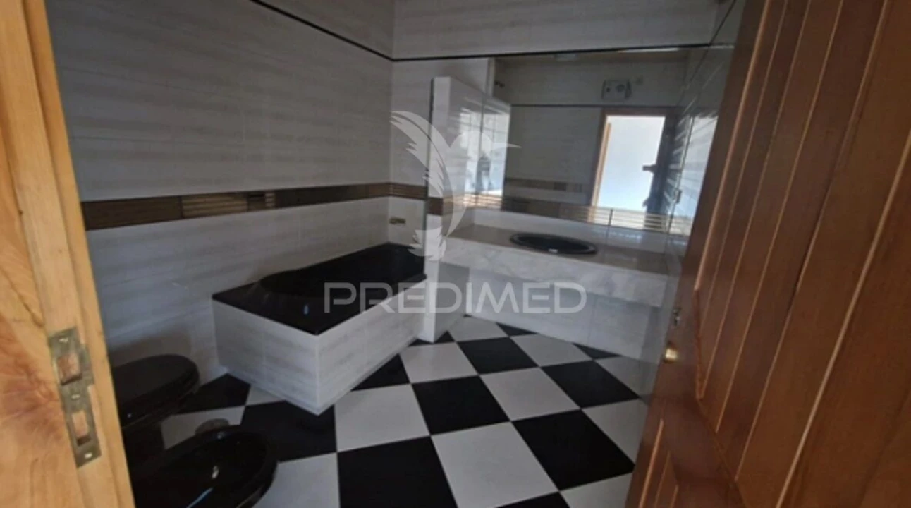 Moradia T4 para Venda em Azurem Foto 12