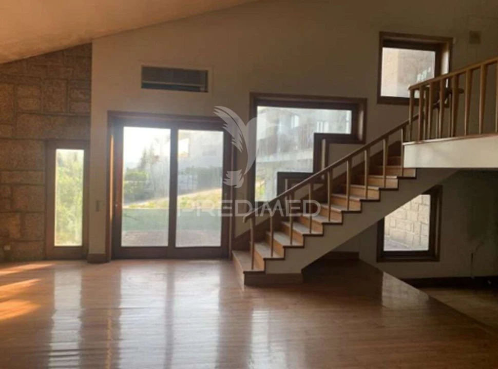 Moradia T4 para Venda em Azurem Foto 19