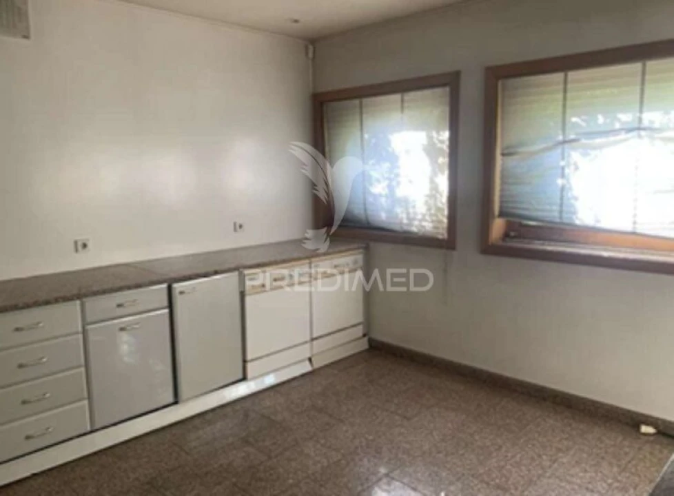 Moradia T4 para Venda em Azurem Foto 6