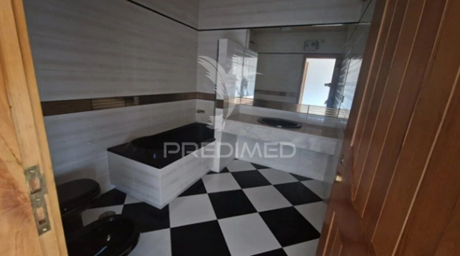 Moradia T4 para Venda em Azurem Foto 12