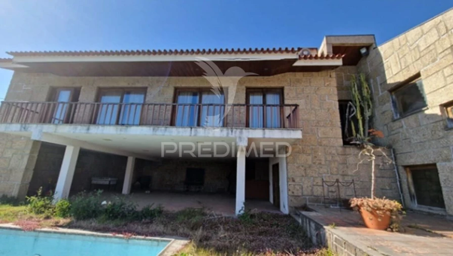 Moradia T4 para Venda em Azurem Foto 2