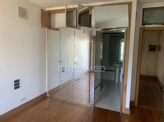 Moradia T4 para Venda em Azurem Foto 23