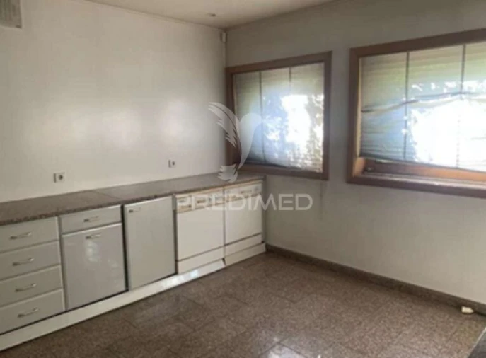 Moradia T4 para Venda em Azurem Foto 6