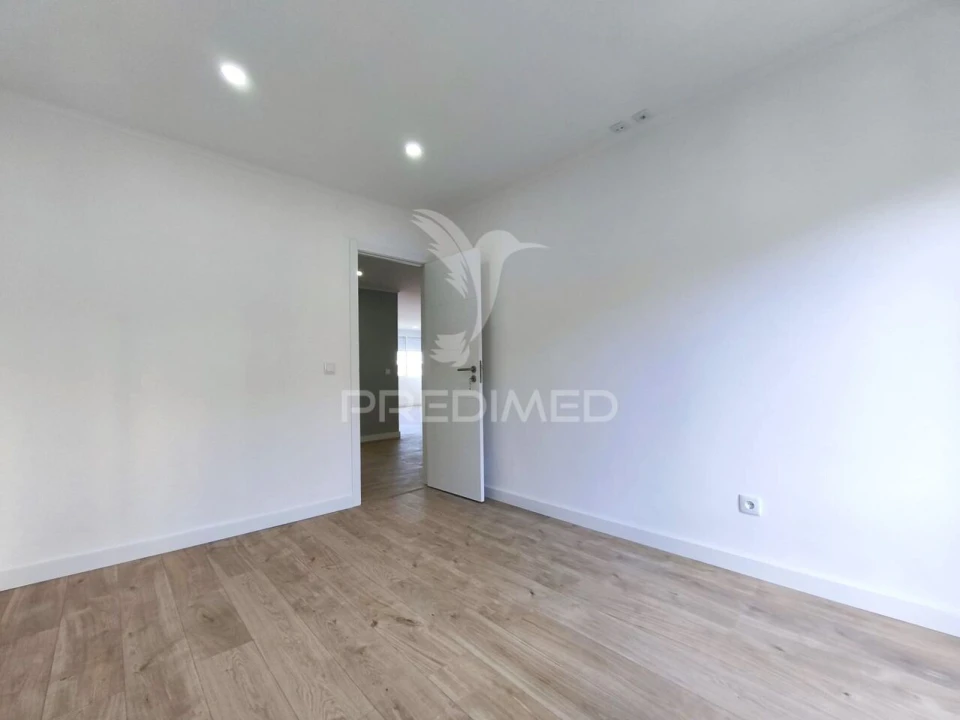 Apartamento T4 para Venda em Águas Livres Foto 12