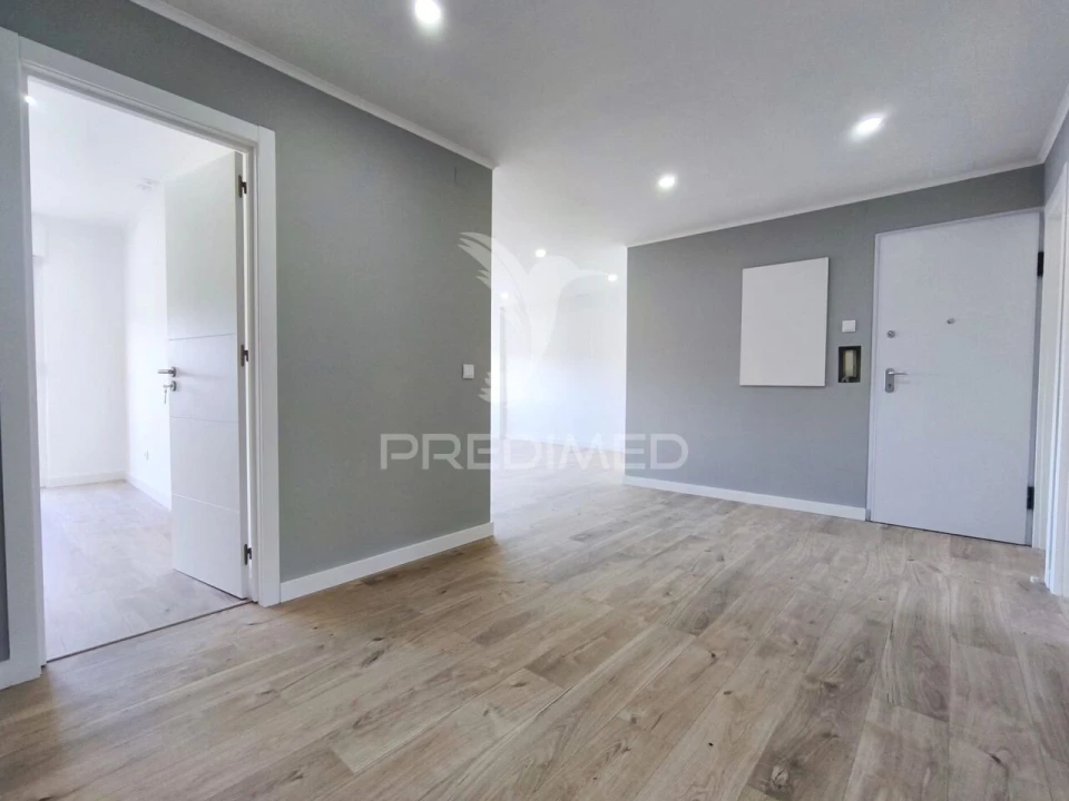 Apartamento T4 para Venda em Águas Livres Foto 3