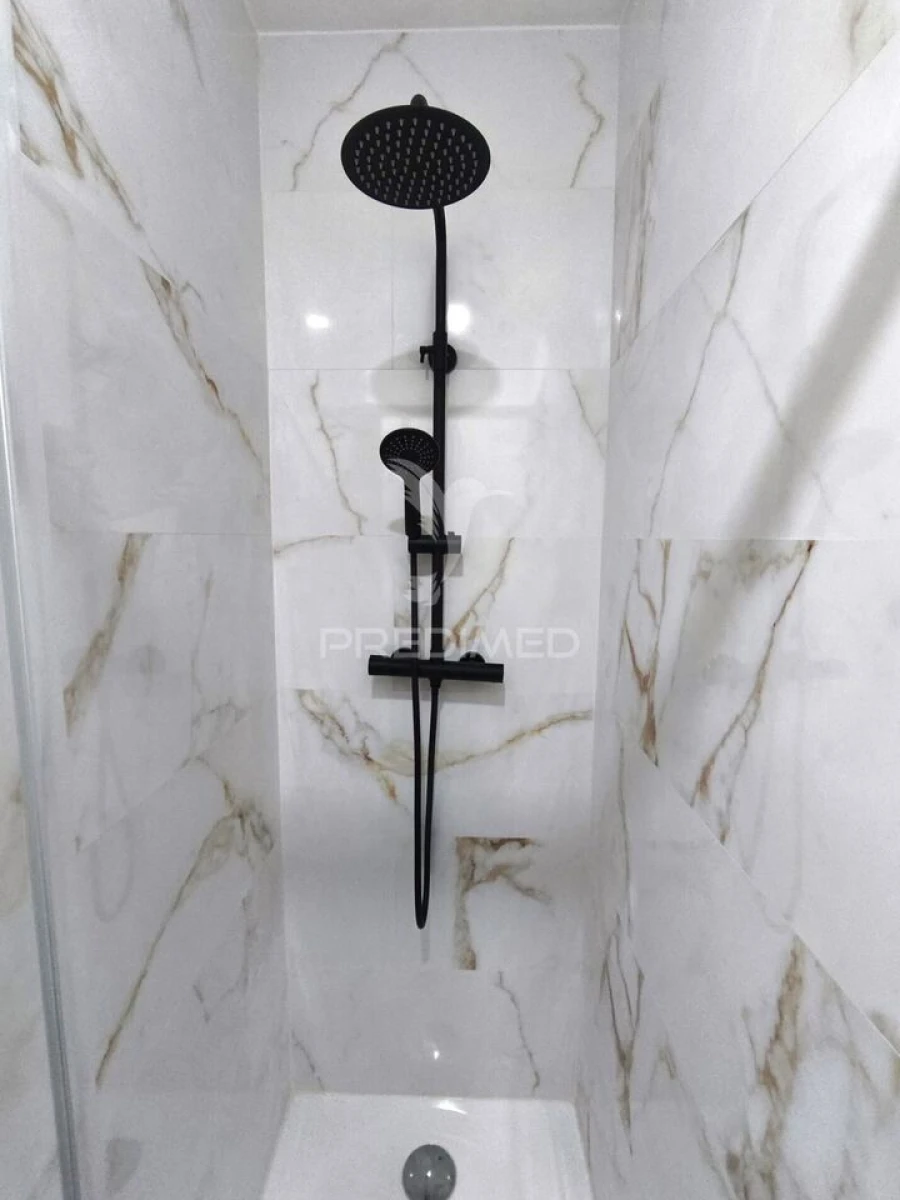 Apartamento T4 para Venda em Águas Livres Foto 11