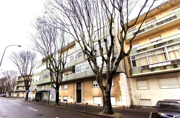 Apartamento T4 para Venda em Águas Livres