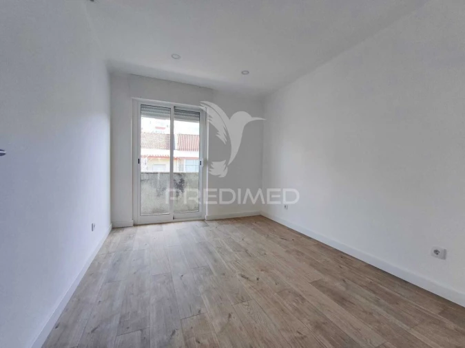 Apartamento T4 para Venda em Águas Livres Foto 23