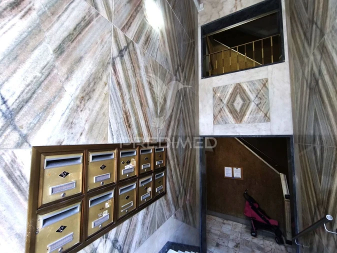 Apartamento T4 para Venda em Águas Livres Foto 2