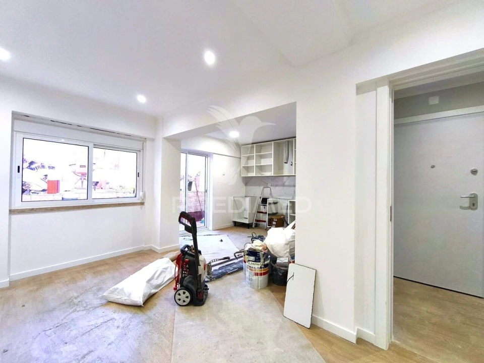 Apartamento T2 para Venda em Venteira Foto 8