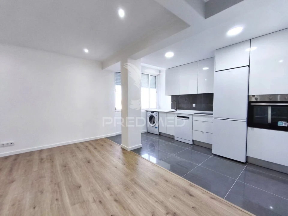 Apartamento T3 para Venda em Águas Livres Foto 2