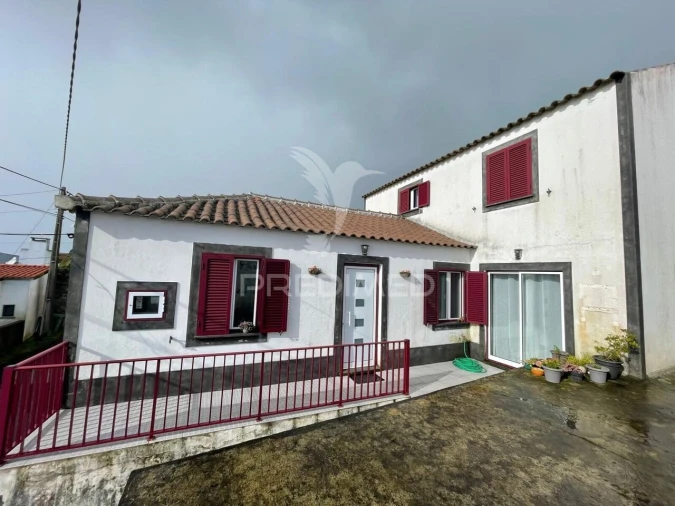 Moradia T4 para Venda em São Bartolomeu de Regatos Foto 1