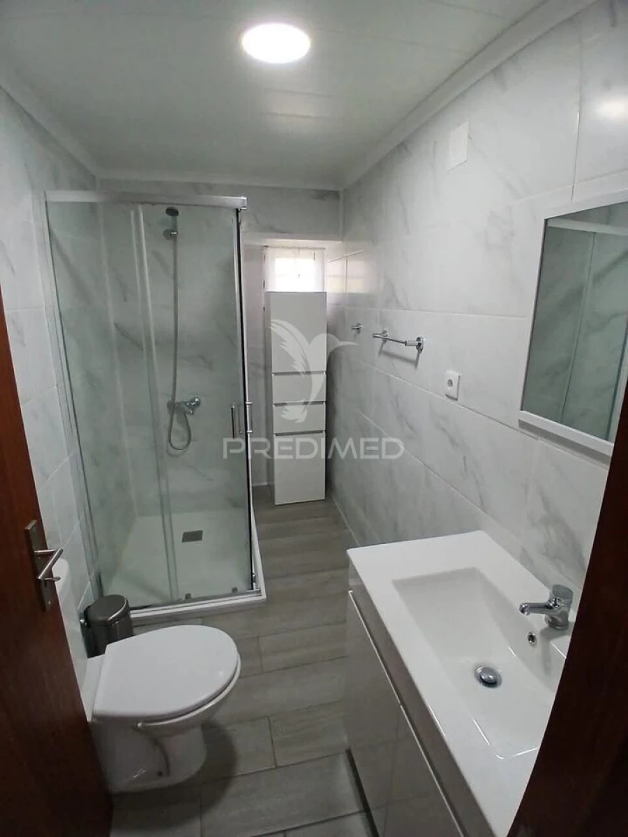 Moradia T2 para Venda em Vila Nova Foto 9