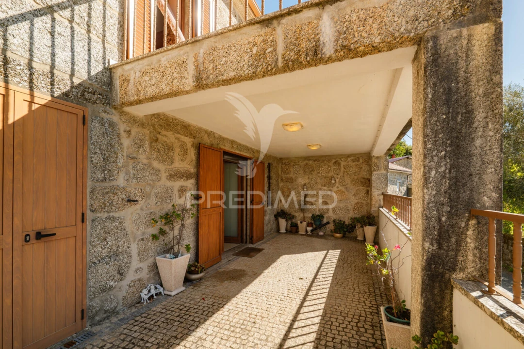 Moradia T3 para Venda em Valdosende Foto 3