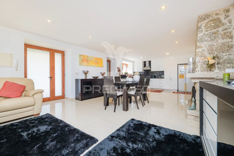 Moradia T3 para Venda em Valdosende Foto 13