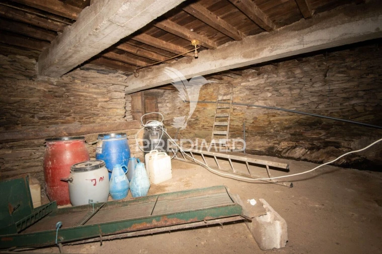 Moradia T3 para Venda em Poço do Canto Foto 15