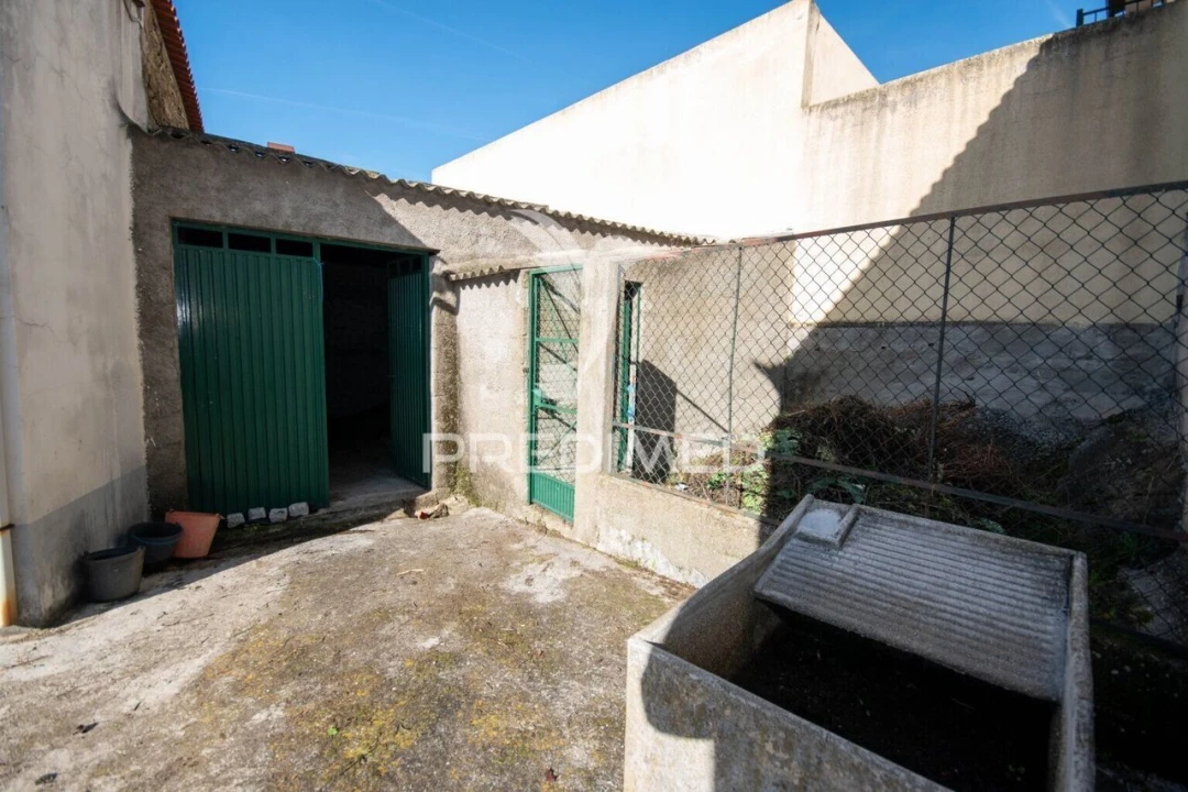 Moradia T3 para Venda em Poço do Canto Foto 7