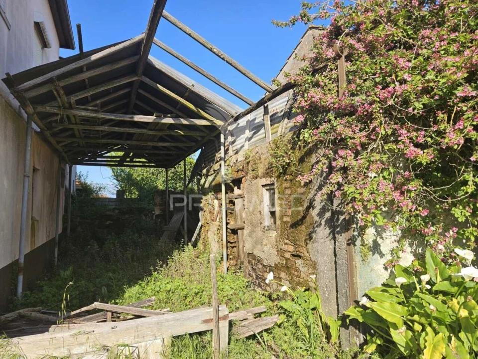 Moradia T2 para Venda em Nossa Senhora do Pranto Foto 3