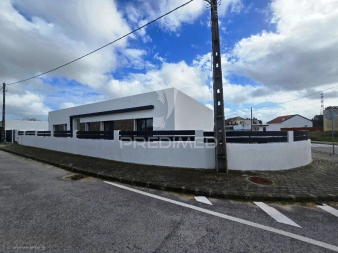 Moradia T3 para Venda em Quinta do Anjo Foto 12