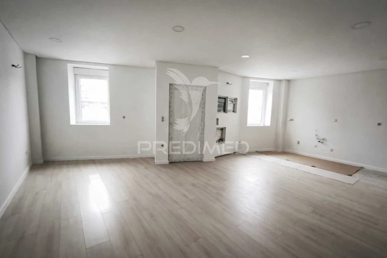 Moradia T2 para Venda em São Bernardo Foto 3