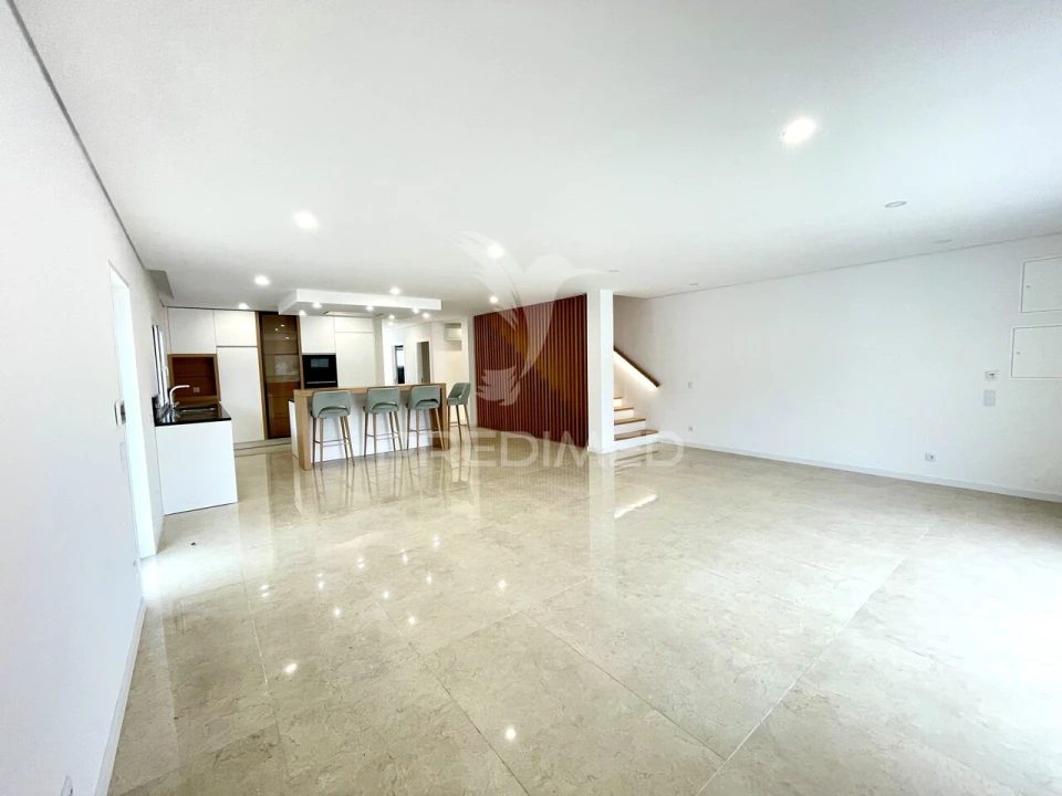 Moradia T3 para Venda em Recezinhos (São Mamede) Foto 38