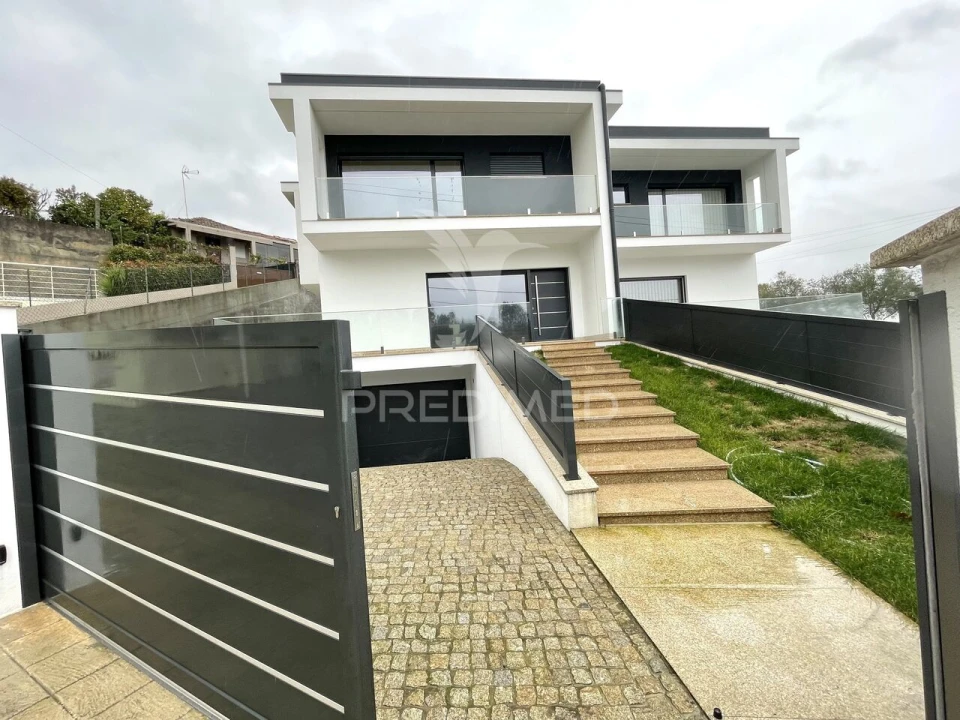 Moradia T3 para Venda em Recezinhos (São Mamede) Foto 15