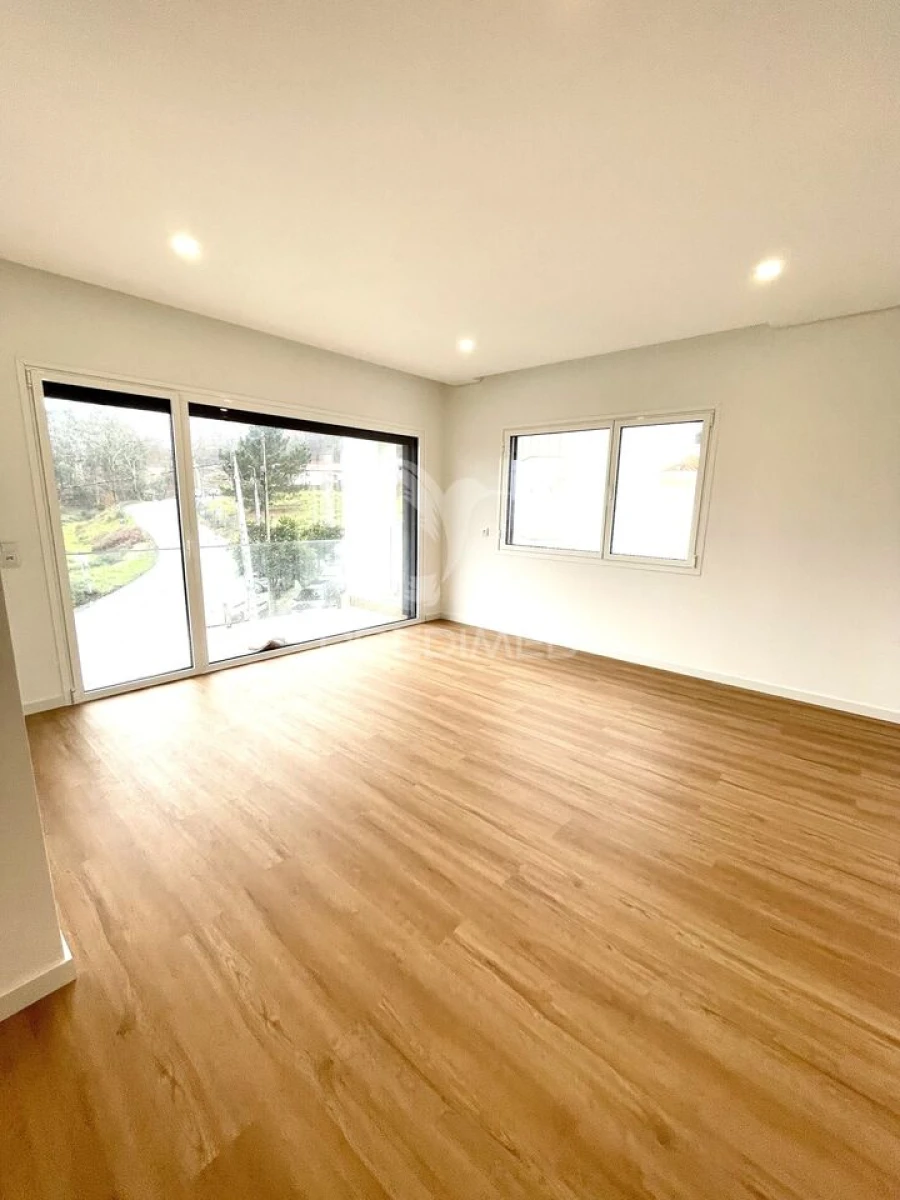 Moradia T3 para Venda em Recezinhos (São Mamede) Foto 27