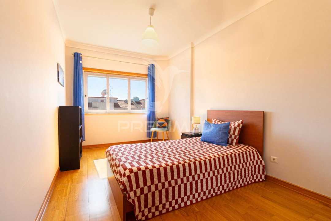 Apartamento T2 para Venda em Corroios Foto 10