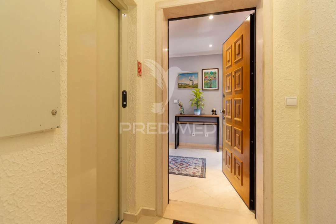 Apartamento T2 para Venda em Corroios Foto 23