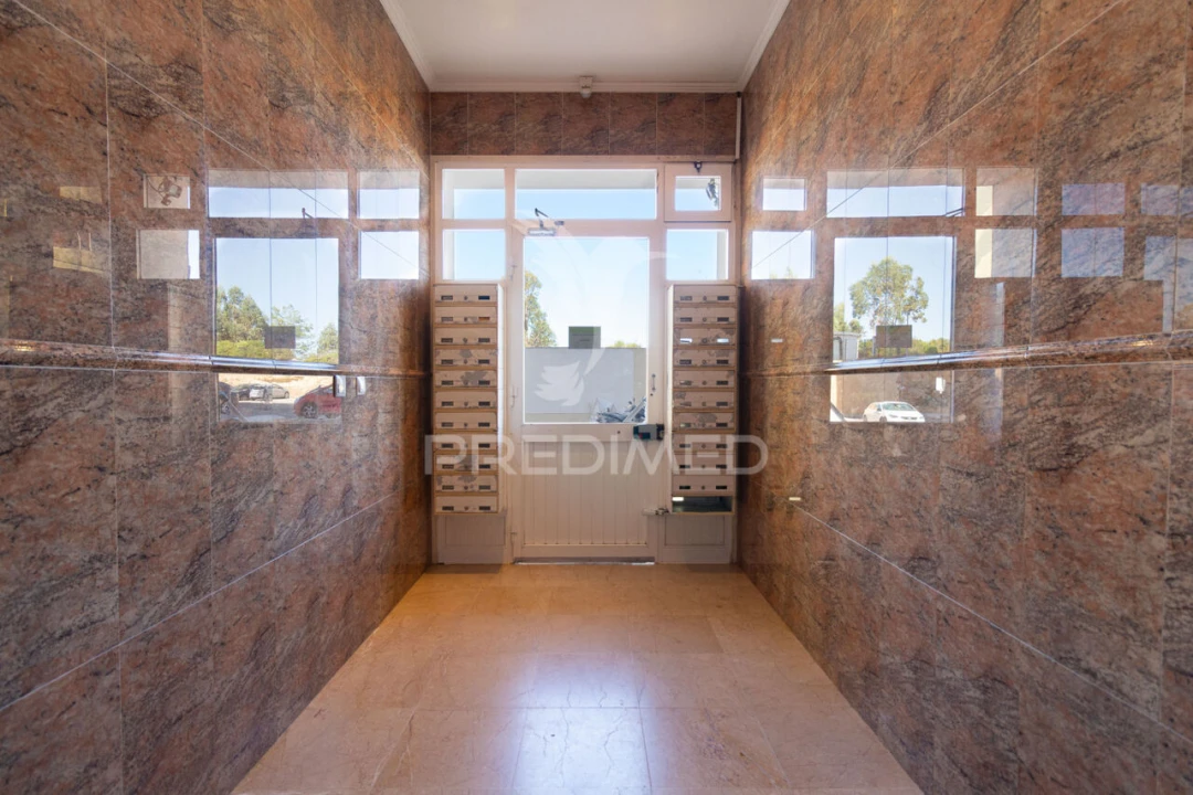 Apartamento T2 para Venda em Corroios Foto 25