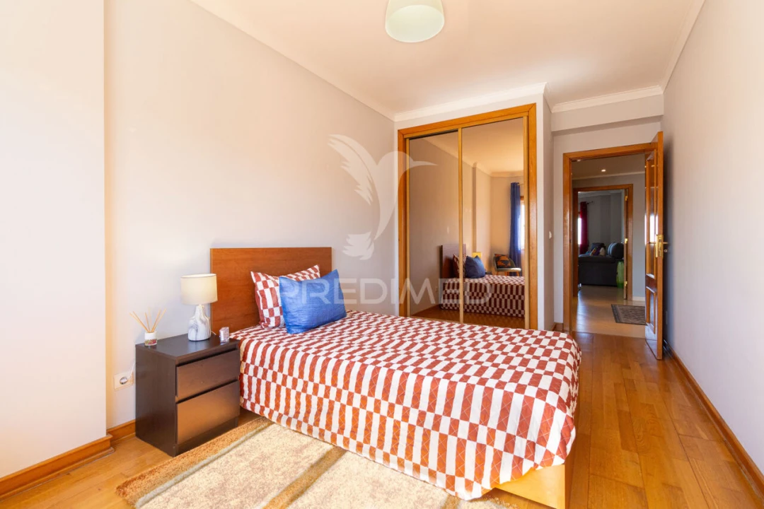 Apartamento T2 para Venda em Corroios Foto 9