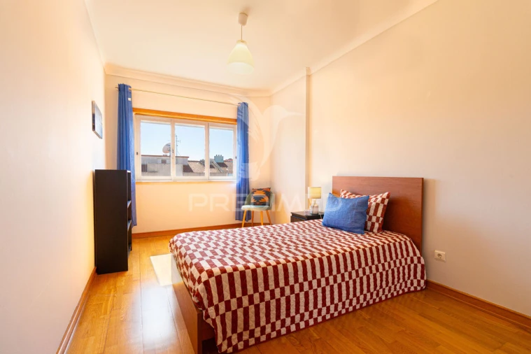 Apartamento T2 para Venda em Corroios Foto 10