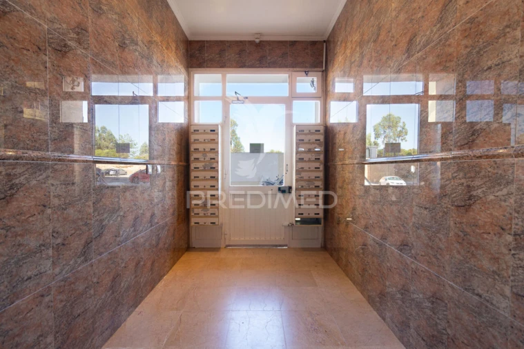 Apartamento T2 para Venda em Corroios Foto 25