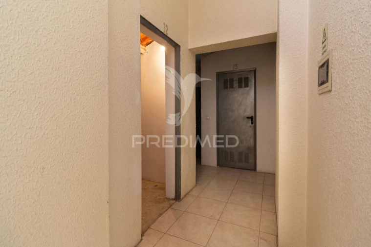 Apartamento T2 para Venda em Corroios Foto 26