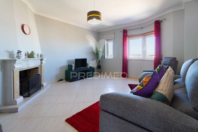 Apartamento T2 para Venda em Corroios Foto 2