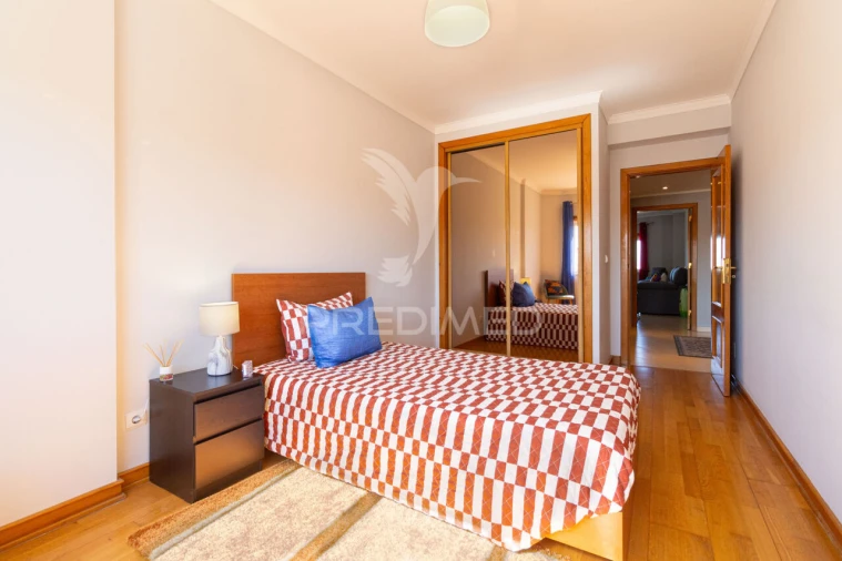 Apartamento T2 para Venda em Corroios Foto 9