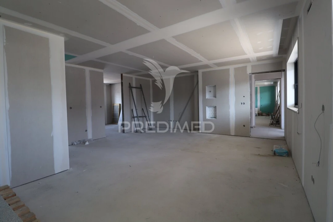 Apartamento T3 para Venda em Soutelo Foto 30