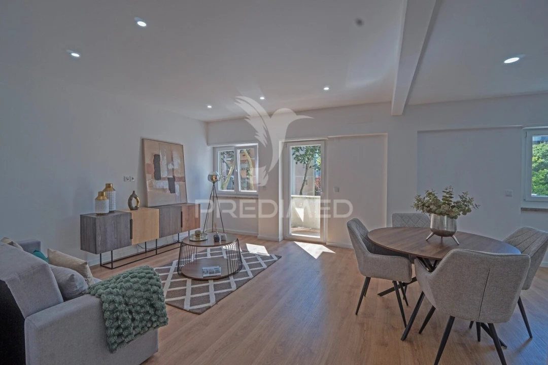 Apartamento T3 para Venda em Benfica Foto 2