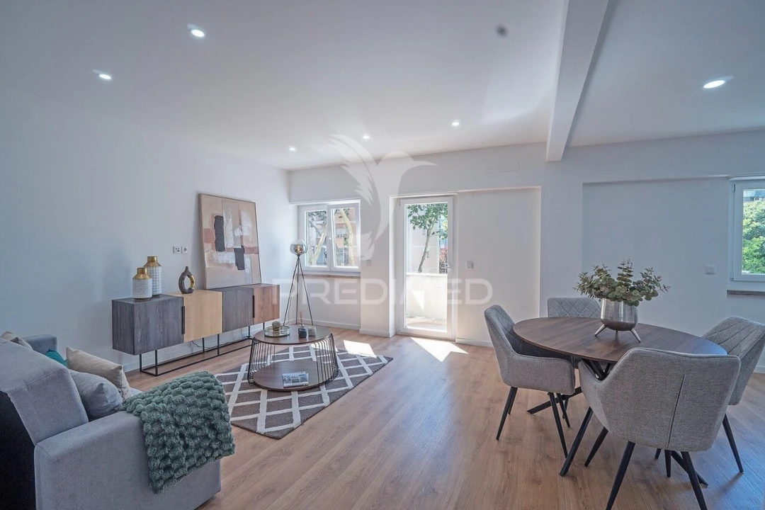 Apartamento T3 para Venda em Benfica Foto 1