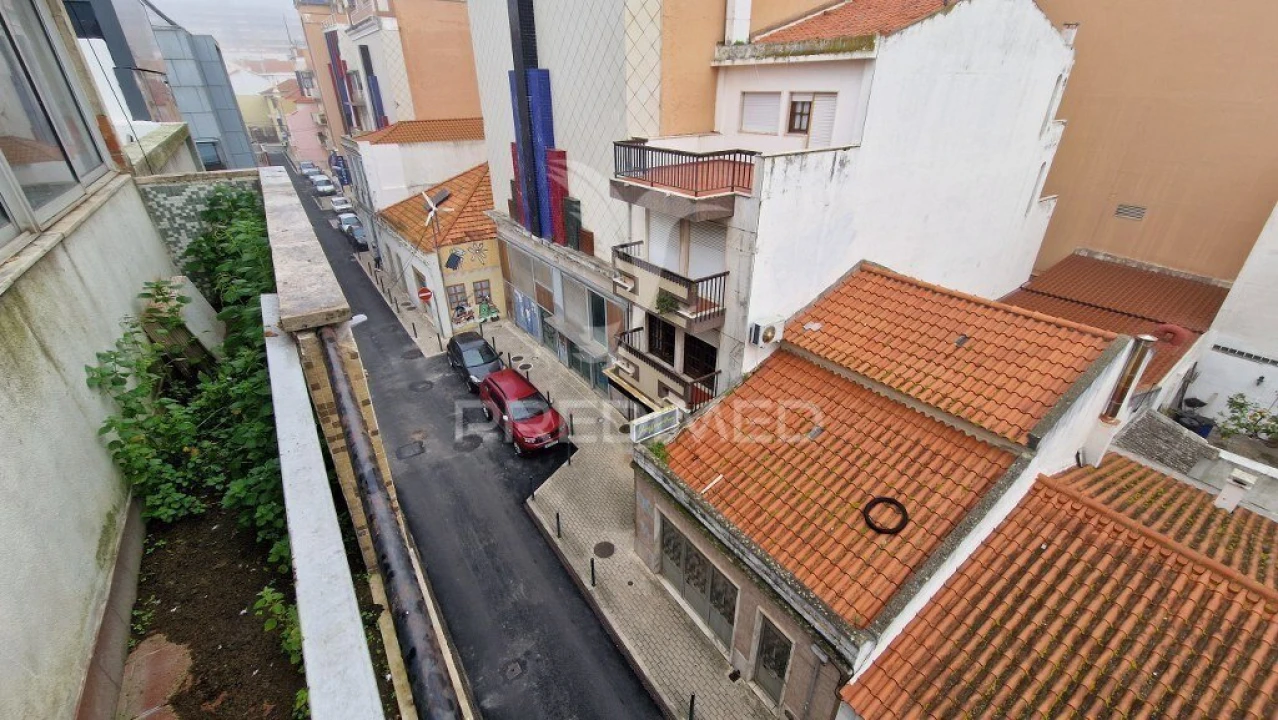 Apartamento T2 para Venda em Vila Franca de Xira Foto 36
