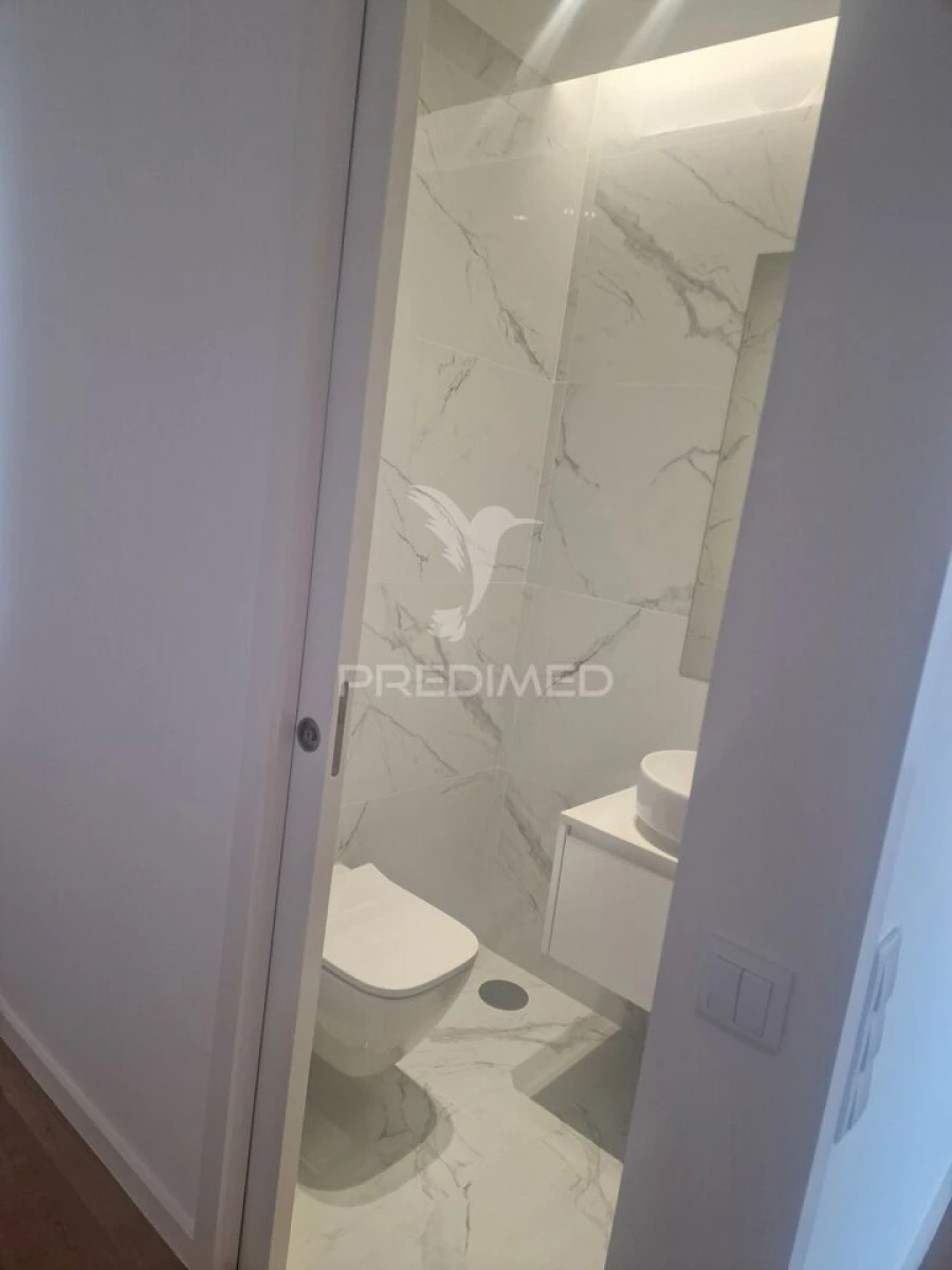 Apartamento T4 para Venda em Canidelo Foto 3