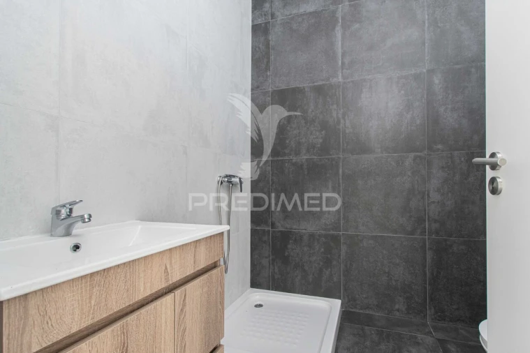 Apartamento T2 para Venda em Azambuja Foto 7