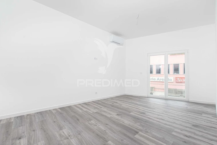 Apartamento T2 para Venda em Azambuja Foto 9