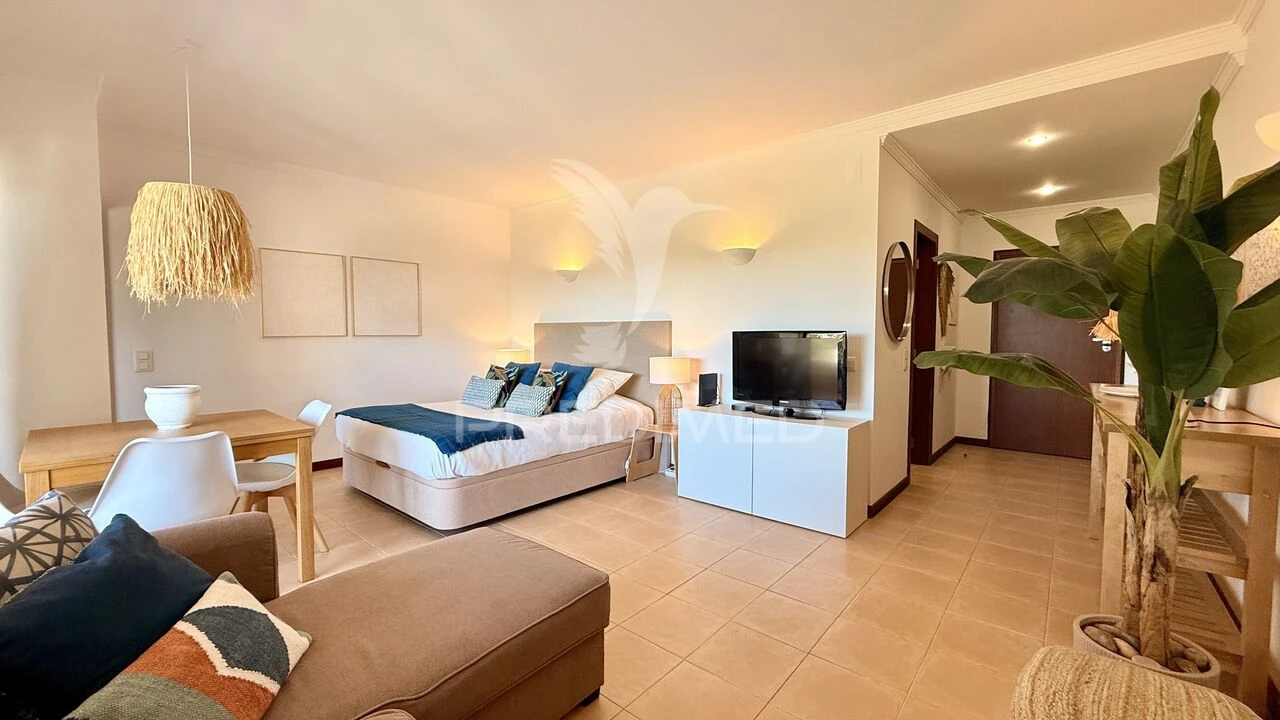 Apartamento T1 para Venda em Guia Foto 1